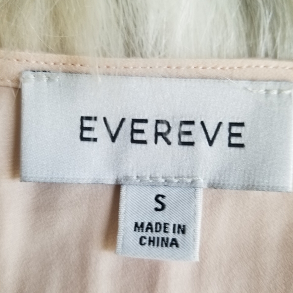 Evereve Rosalie Satin Surplice Long Sleeve Top Size Small - Picture 8 of 12